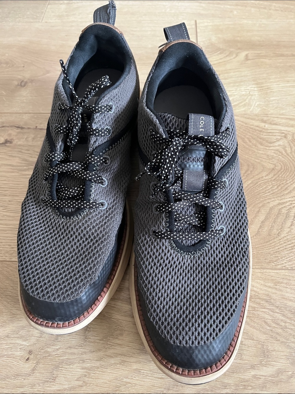 Cole Haan Men's
Grand Atlantic sneakers in a grey mesh and tan suede colorway - Picture 2 of 7